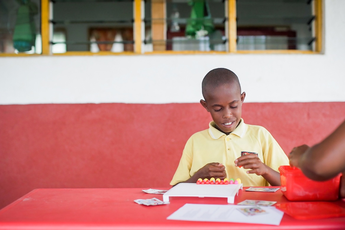 À Vanuatu, la plupart des petits handicapés n’ont pas accès à l’éducation, ce qui en fait les enfants les plus vulnérables du pays. Crédit : GPE/Arlene Bax